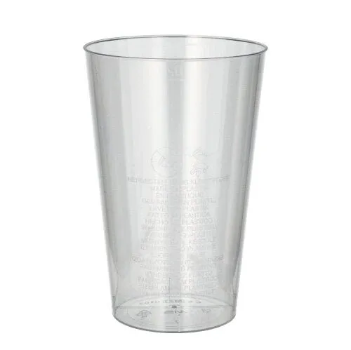 Ein Starpak 50 Trinkbecher aus glasklarem Polystyrol steht aufrecht auf weißem Hintergrund; an der Seite sind Messskalen und Recycling-Symbole deutlich sichtbar.