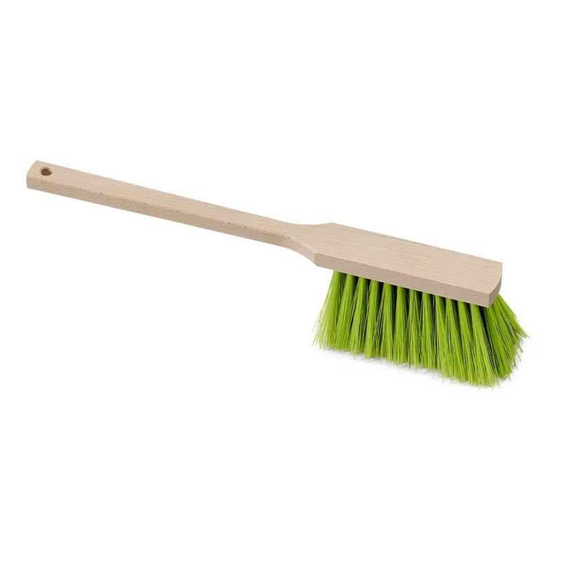 Die Nölle Profi-Bürste Prestige Langstielhandfeger (43 cm) mit Buchenholzkörper und Elaston-Borsten ist auf weißem Grund abgebildet.