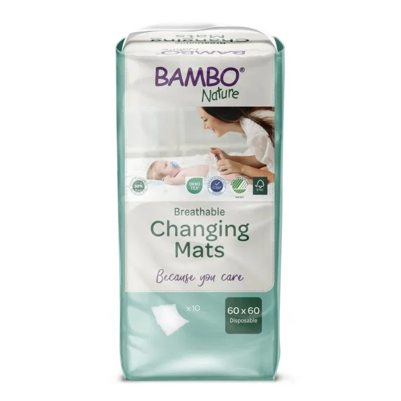 Eine 10er-Packung Bambo Nature Wickelunterlage, 60x60 cm mit Superabsorber von Abena Re-Seller GmbH ist mit umweltfreundlichen Symbolen auf der Verpackung versehen.