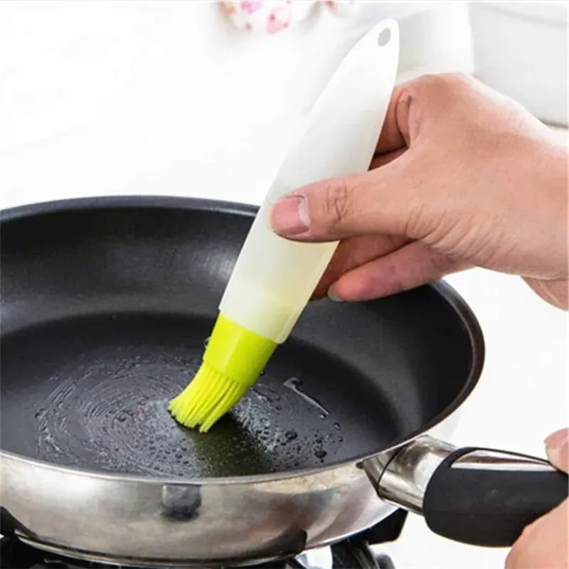Multipurpose Heat Resistant Oil Bottle Brush - Image 0