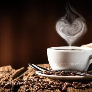 Küchenrückwand-Kaffeetasse mit herzförmigem Dampf