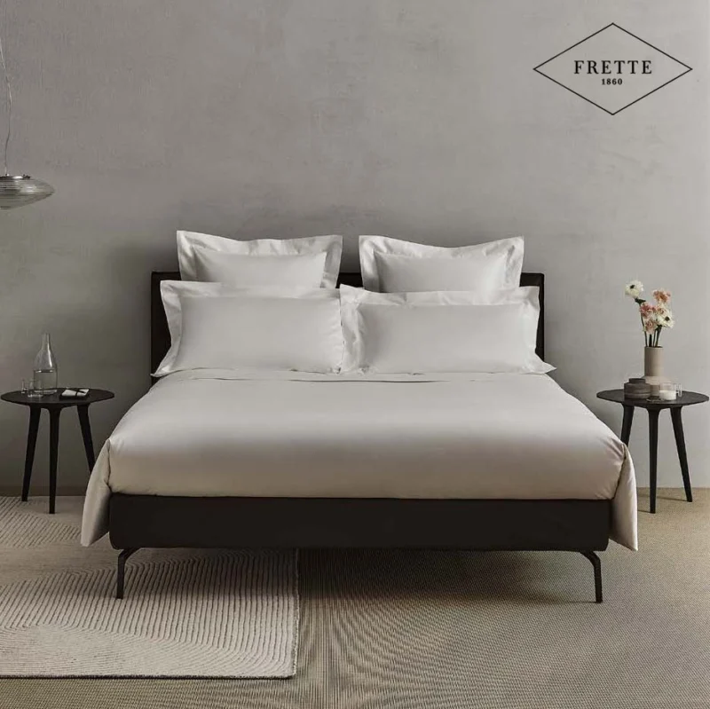 Federa in raso liscio 300 fili con 4 volani, cm 50x80 - Frette