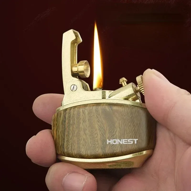 Retro Creative Compact One-Click Ignition Windproof Lighter - Image 0