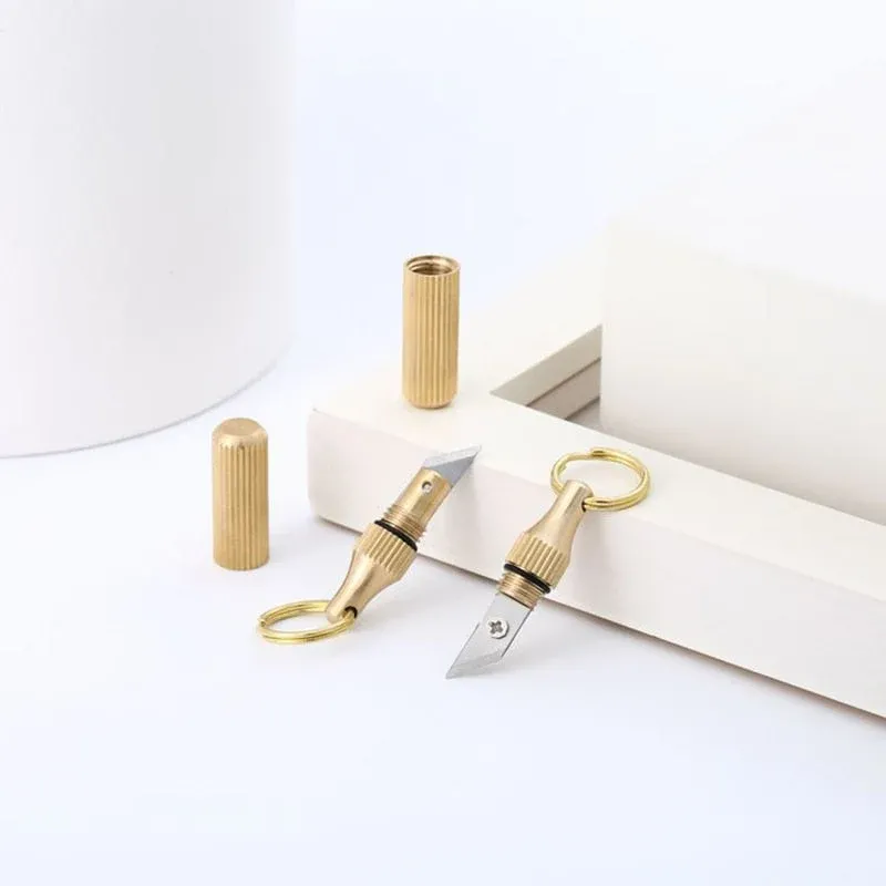 Pocket Capsule Outdoor Survival Mini Knife - Image 0