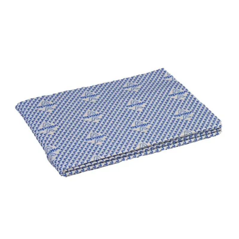 Ein Stück gefalteter Stoff mit einem blauen geometrischen Muster mit kleinen Tierdrucken, das das Design des „Original Floorcloth“ von Vileda Professional widerspiegelt.