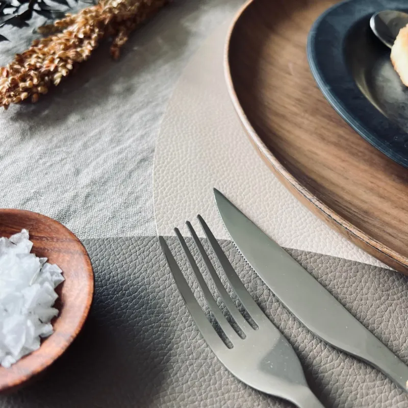 Dækkeserviet - Vendbar Beige / Taupe - VIAMAJA.DK