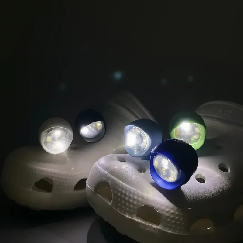 Night Walk Clip-On Slipper LED Light - Image 0