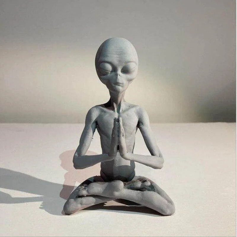 Meditating Alien Resin Garden Home Decor - Image 0