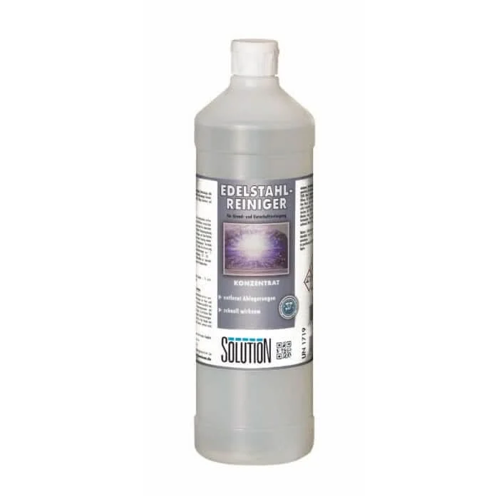 Eine transparente plastikflasche mit weißem deckel und etikett edelstahl-reiniger von solution enthält klare flüssigkeit